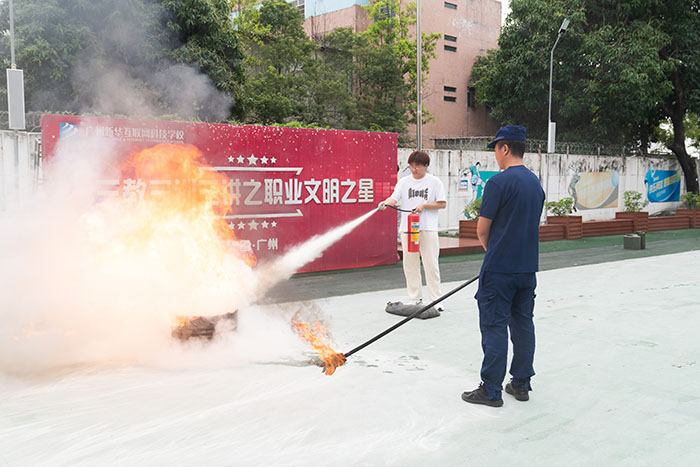 广州新华校园消防安全教育暨火灾逃生疏散演练活动